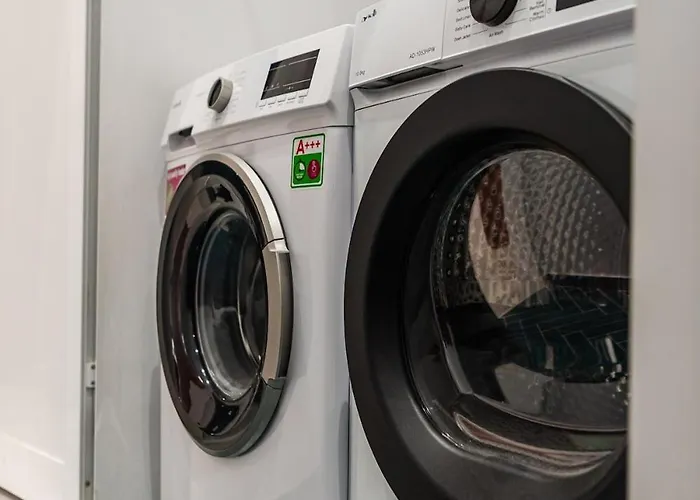 Warm Corner Comfort By Pikhost アパート ティラナ