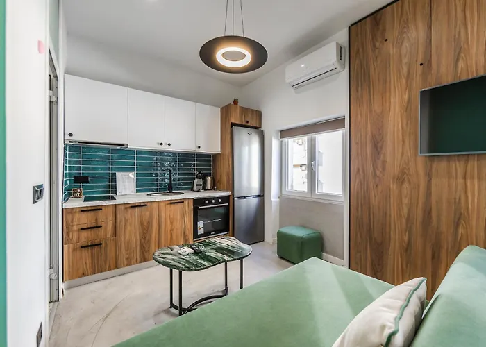 Warm Corner Comfort By Pikhost アパート ティラナ