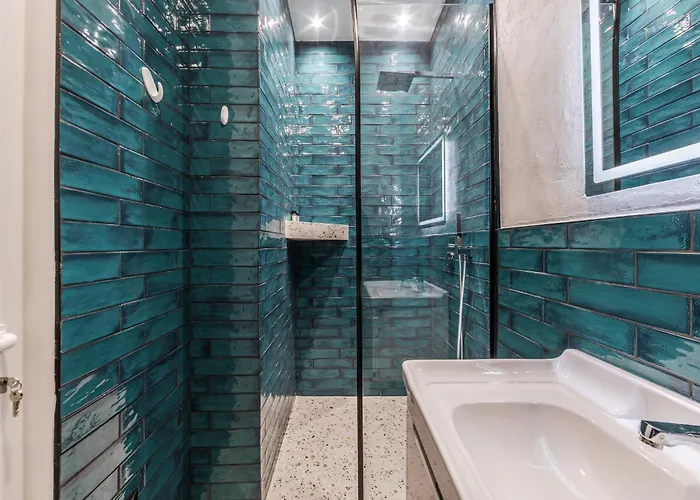 Warm Corner Comfort By Pikhost * Τίρανα