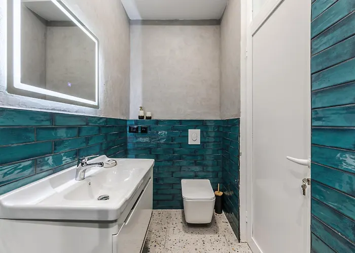 Warm Corner Comfort By Pikhost * Τίρανα